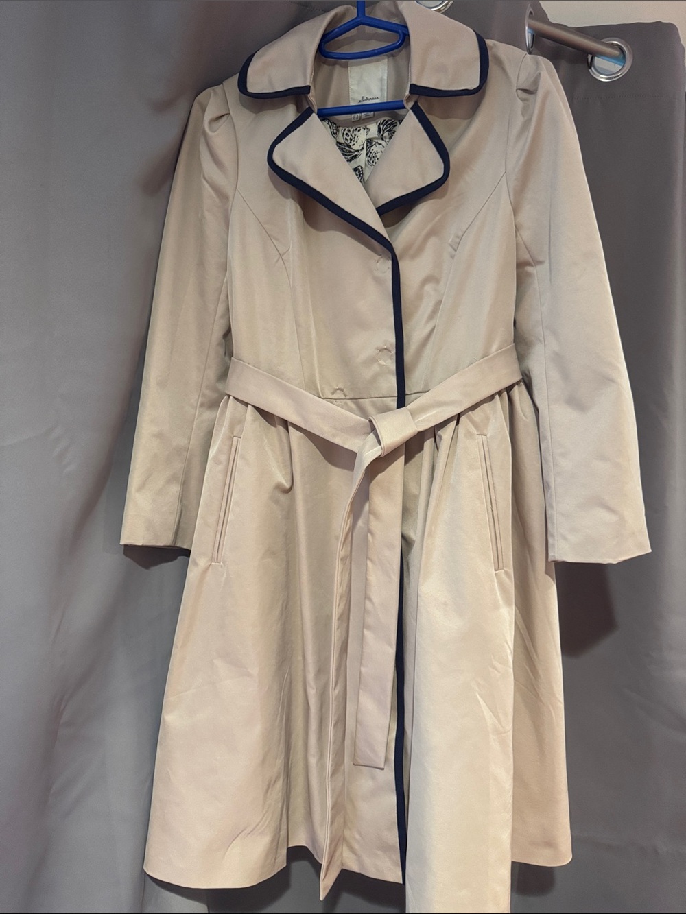 Classic Women's Cream Trench Coat with Navy Piping